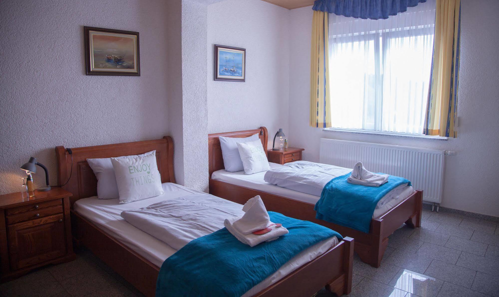 Hotel Atlantis Ramstein-Miesenbach Kültér fotó
