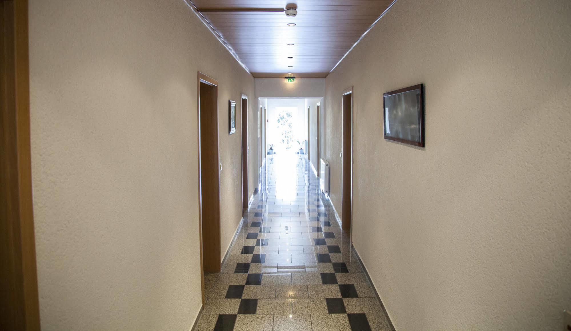 Hotel Atlantis Ramstein-Miesenbach Kültér fotó